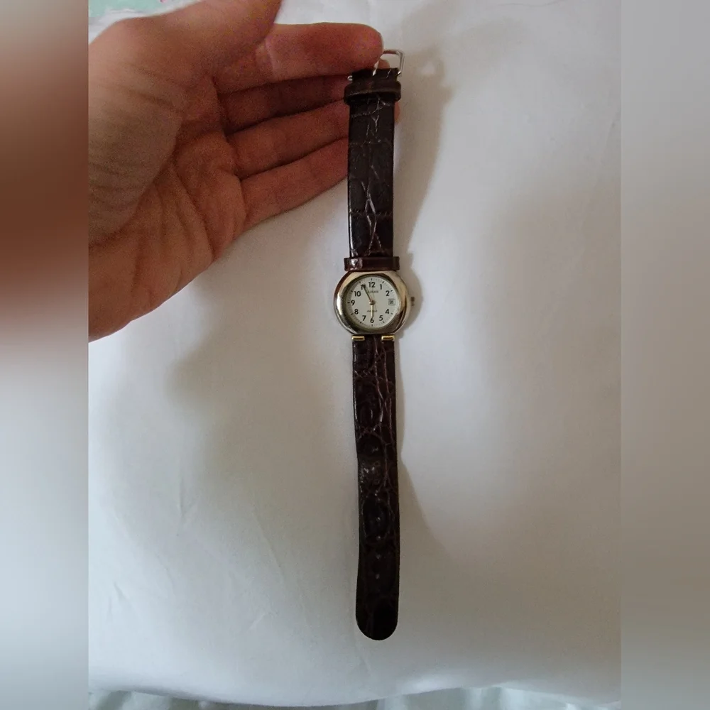 Timex Vintage Leather Silver Tone Watch - Picture 10 of 16